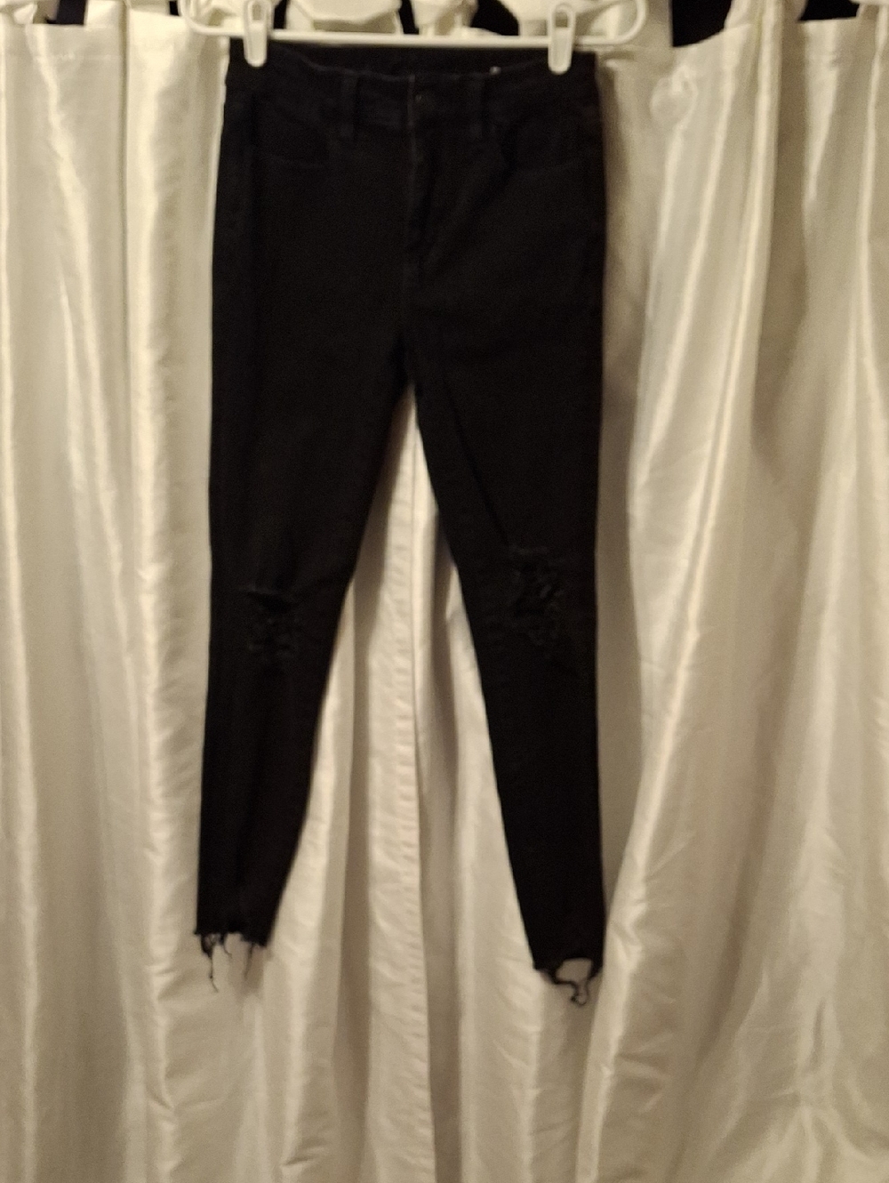 American Eagle Outfitters Black Distressed Skinny Jeans